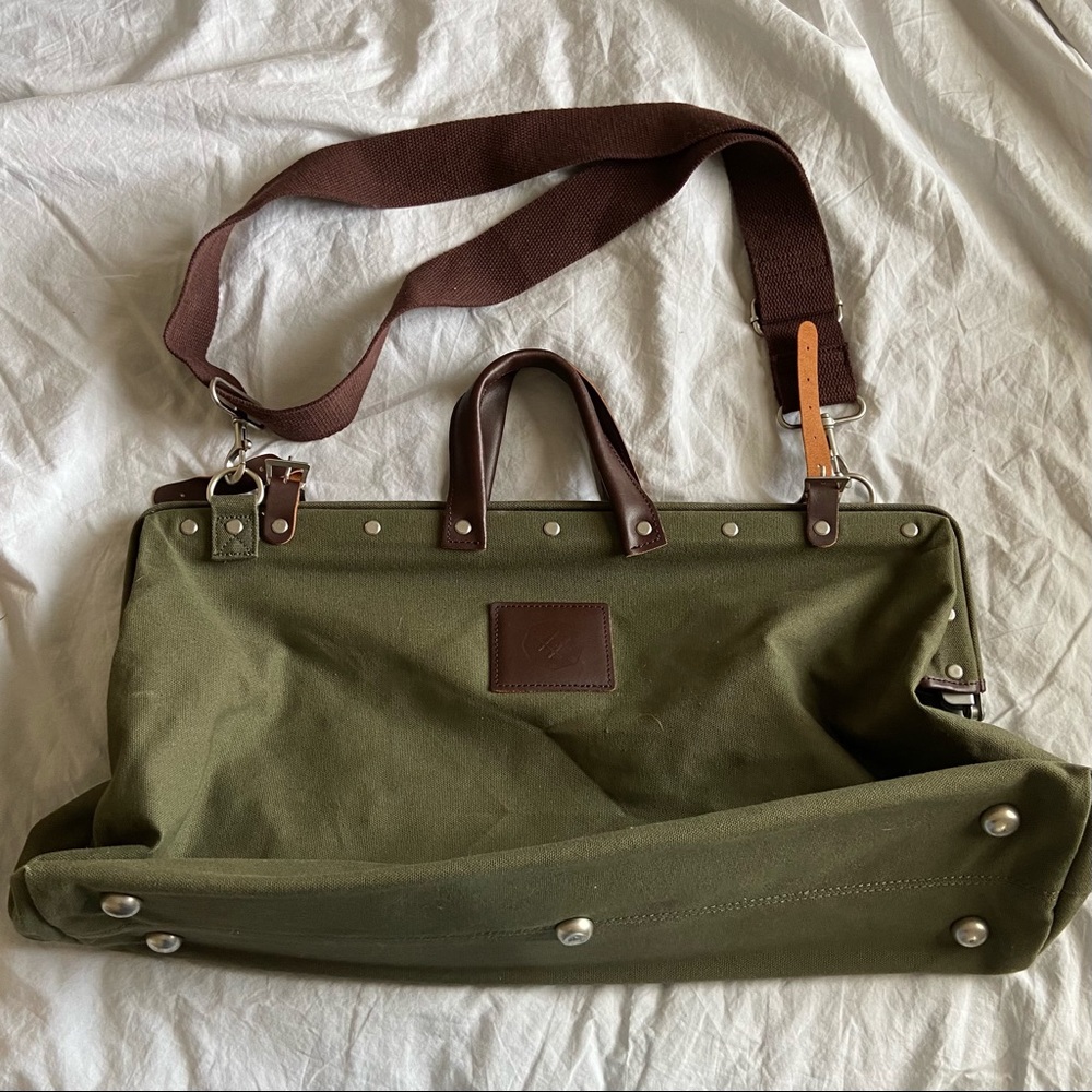 Canvas hinge frame tool bag